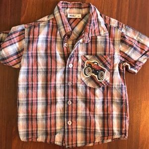 Short-sleeved button-down